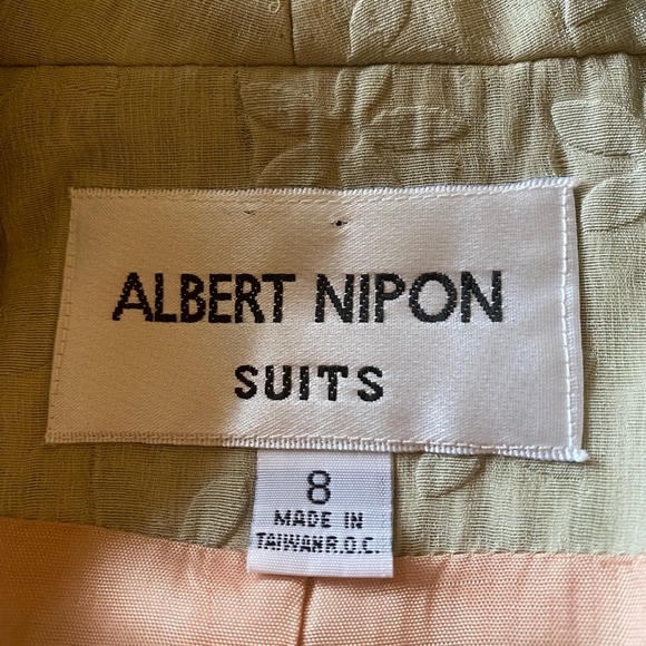 Beautiful Albert Nipon suit. - Picture 2 of 6
